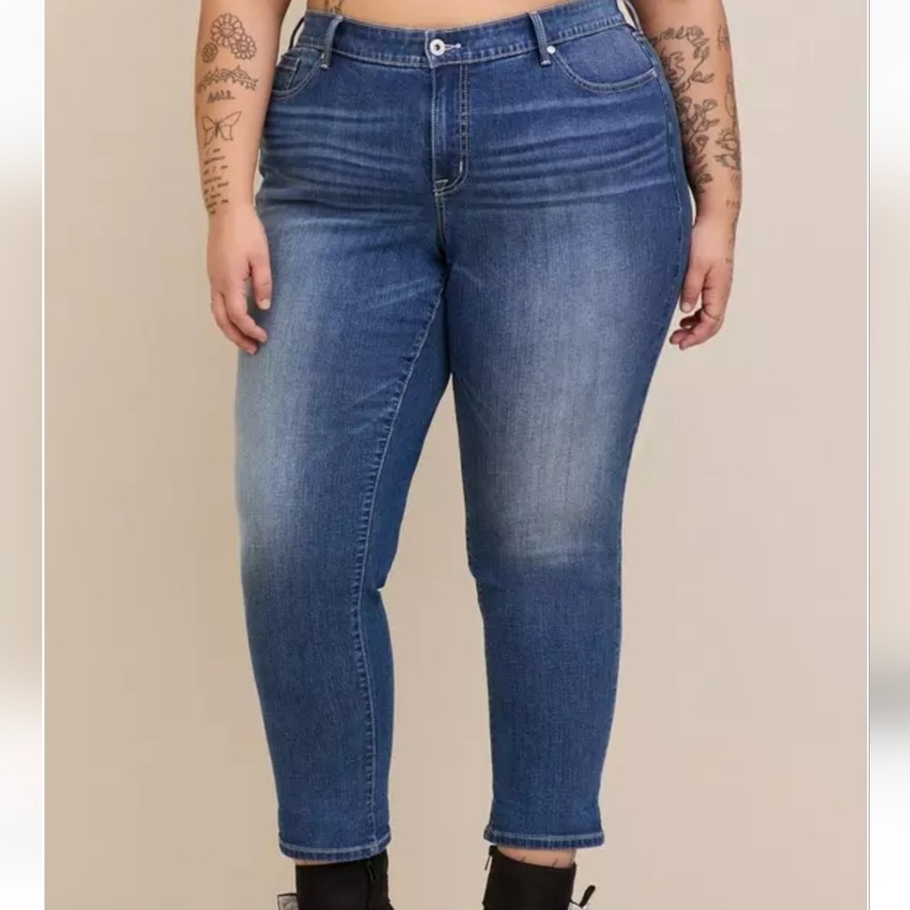 TORRID Boyfriend Straight Vintage Stretch Jeans Blue Size 14T